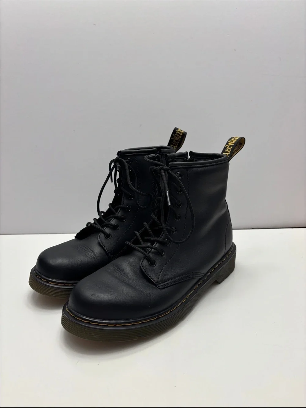 Dr.Martens 1460 boots Juniors size 4